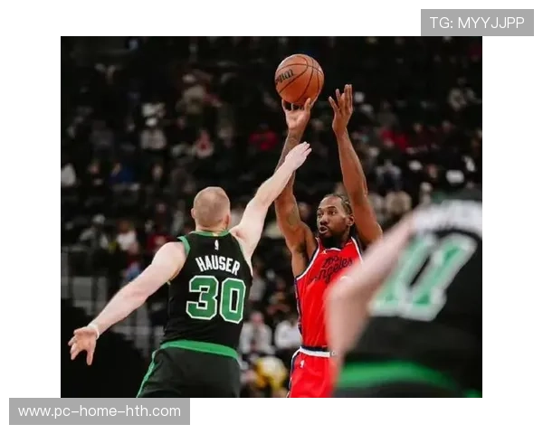 布朗连续助攻,绿军进攻流畅可观